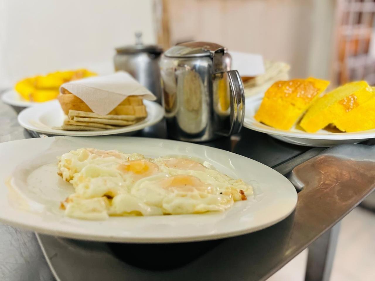 Blue Moon Residency Jinnah Super イスラマバード エクステリア 写真