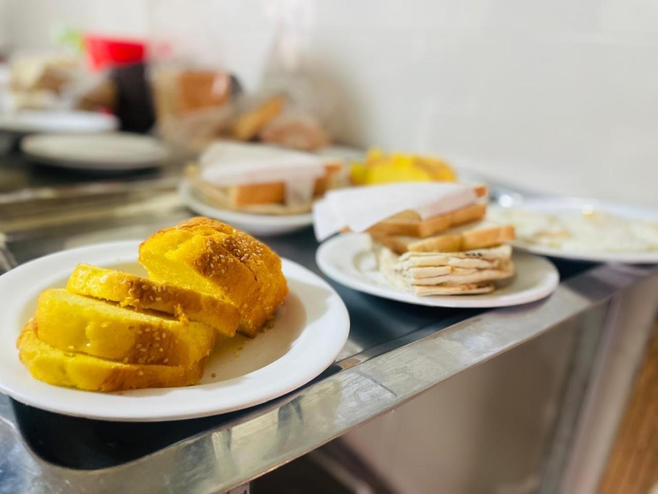 Blue Moon Residency Jinnah Super イスラマバード エクステリア 写真