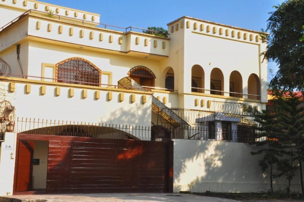 Blue Moon Residency Jinnah Super イスラマバード エクステリア 写真