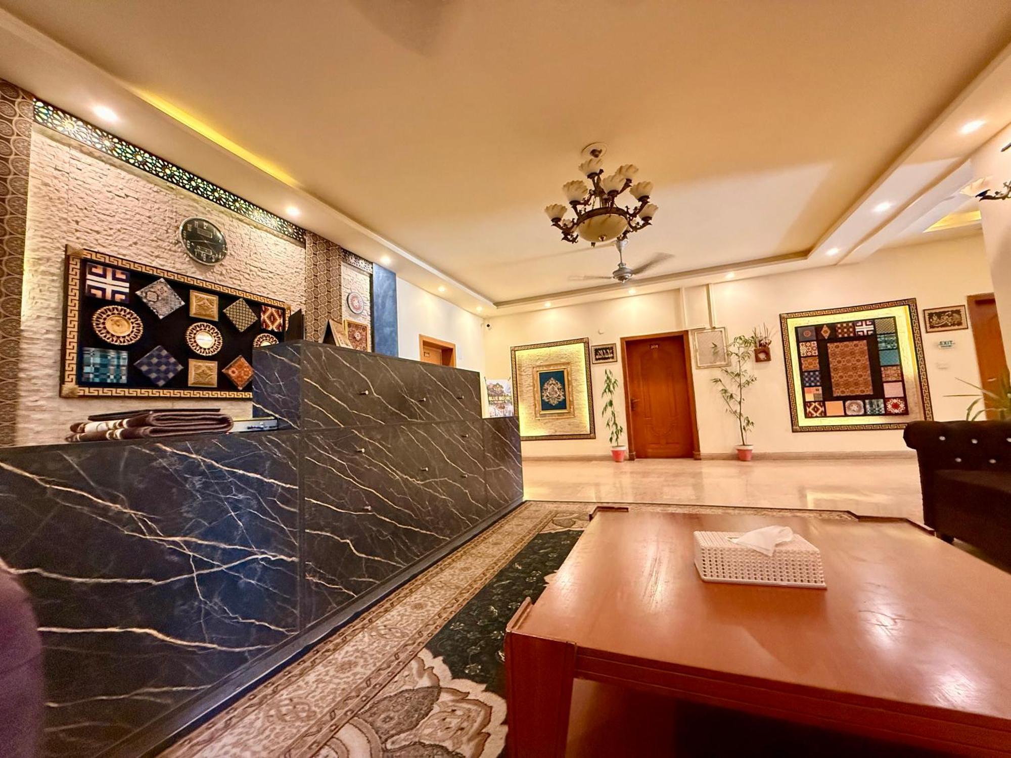 Blue Moon Residency Jinnah Super イスラマバード エクステリア 写真